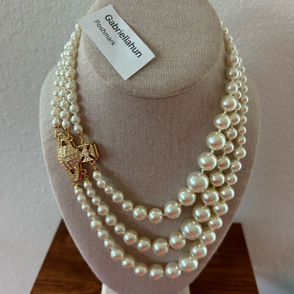 Vivienne Westwood Jewelry - Vivienne Westwood Graziella 3 Row Pearl Magnetic Necklace